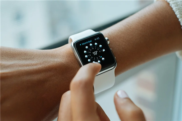 Apple Watch 5批量断货 第六代发布时间近了：起售价更低休闲区蓝鸢梦想 – Www.slyday.coM